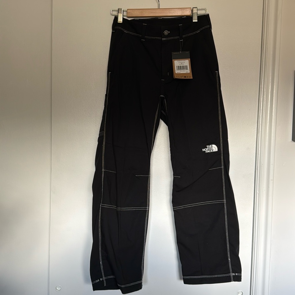 The North Face men’s Carpenter Pant black with white stitching NWT size 28